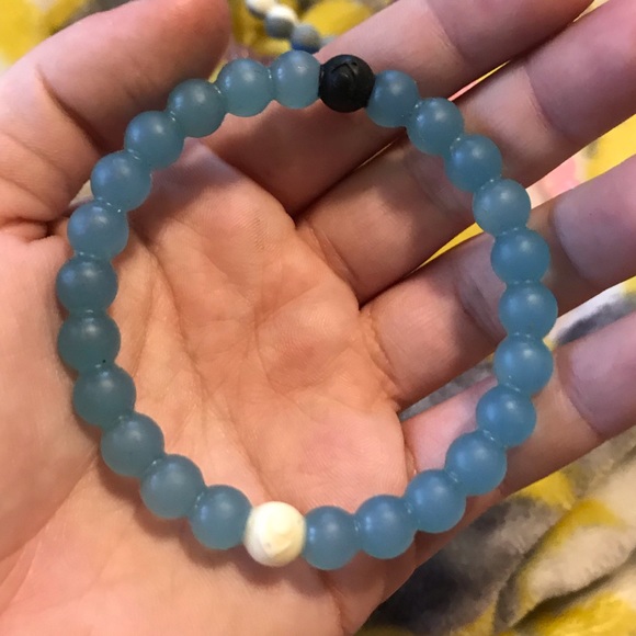 Lokai bracelet set of 4 - Picture 5 of 5